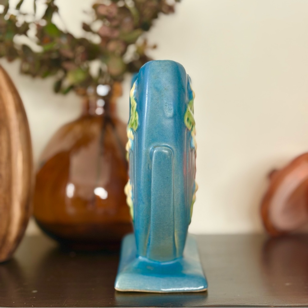 Roseville Snowberry Vase - Picture 3 of 7